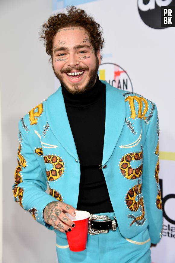 Post Malone já apareceu com unhas pintadas em eventos