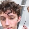 Troye Sivan já usou unhas de alguns estilos