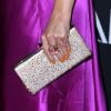 Bolsa brilhante de Selena Gomez é da Jimmy Choo