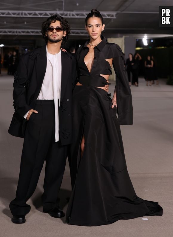 Xolo Maridueña virou grande amigo - e possível affair - da atriz Bruna Marquezine, graças a "Besouro Azul"