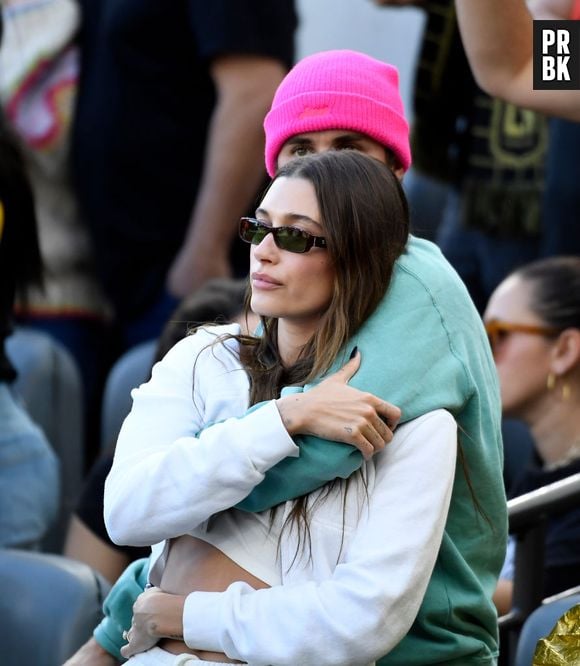 Justin Bieber e Hailey Bieber estiveram presentes na partida, assim como Bruna Marquezine e Xolo Maridueña