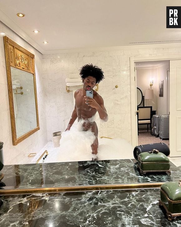 Lil Nas X provoca fãs com foto pelado no Instagram