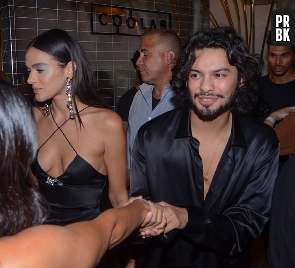 Xolo Maridueña tirou fotos de Bruna Marquezine com sua própria câmera 