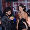 Bruna Marquezine e Xolo Maridueña foram a evento, na última quarta-feira (23), em São Paulo 