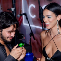 Bruna Marquezine: Xolo Maridueña se derrete pela atriz em evento. Fotos e vídeos!