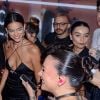 Bruna Marquezine e Xolo Maridueña curtem evento com Priscilla Alcântara