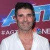 Simon Cowell ficou com o rosto bem diferente após tratamentos estéticos