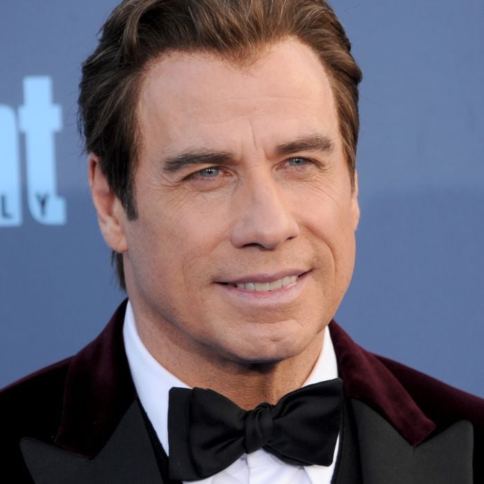 John Travolta apostou no botox e outros procedimentos estéticos e ficou com um rosto bem diferente