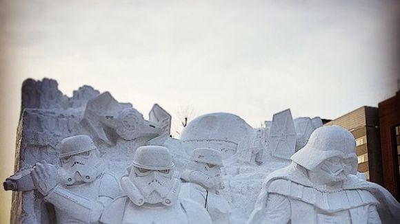 Personagens de  "Star Wars" ganham escultura de gelo e fazem sucesso no Japão!