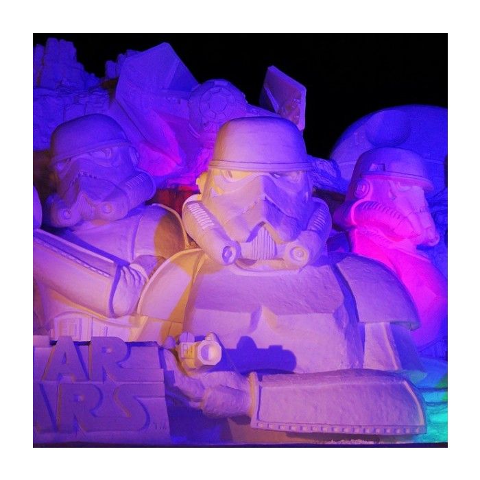  Escultura feita de gelo de &quot;Star Wars&quot; com ilumina&amp;ccedil;&amp;atilde;o especial&amp;nbsp; 