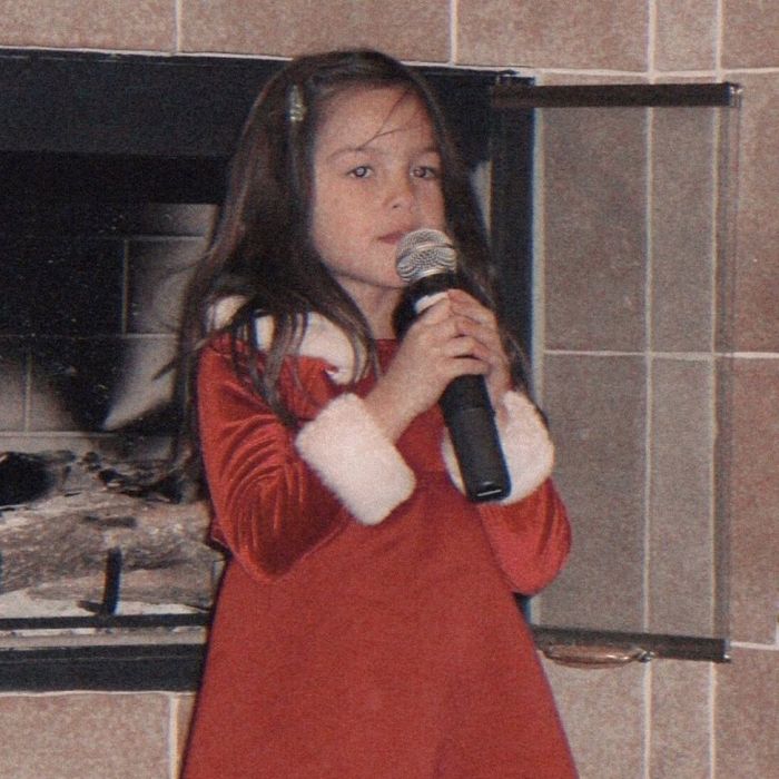 &quot;The Bels&quot;: Olivia Rodrigo divulga faixa de Natal que escreveu quando tinha 5 anos de idade