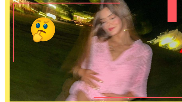 Camila Queiroz grávida? Atriz posta foto com mão na barriga e se pronuncia