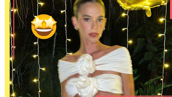 Bruna Marquezine usa look de R$12 mil no Ano Novo e recebe elogio de Xolo Maridueña