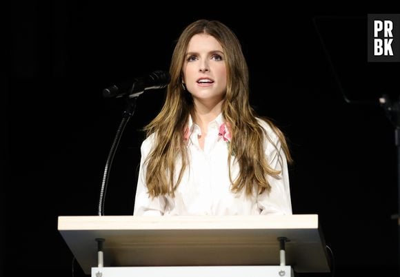 Anna Kendrick relembra maiores traumas com ex e confessa que frequentou Alcóolicos Anônimos