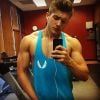 Antes de ir para "Teen Wolf", Cody Christian ficou fortão do nada!