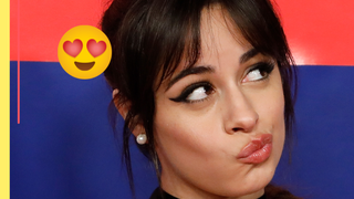 Vídeo: Camila Cabello é flagrada no Rio de Janeiro com equipe de gravação