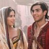 Aladdin (Mena Massoud) é um jovem humilde que se apaixona por Jasmine (Naomi Scott), uma princesa já comprometida