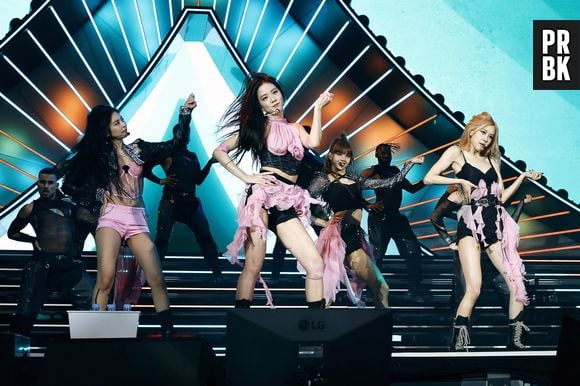 Após show histórico no Coachella, BLACKPINK anuncia datas de turnê em estádios