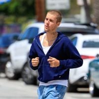 Justin Bieber faz grave ameaça de agressão contra paparazzo e vídeo choca web: "Quebrar seu pescoço". Assista!