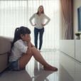 Mães narcisistas diminuem os sentimentos dos filhos