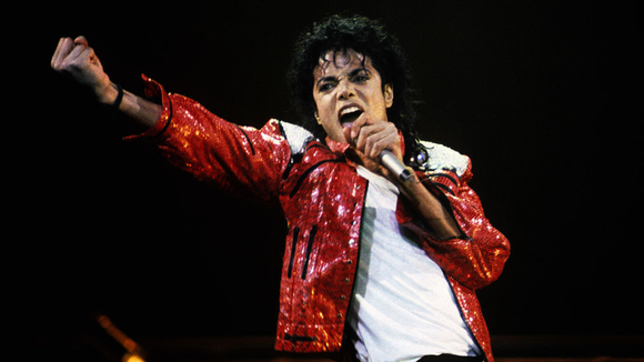 14 anos após sua morte, Michael Jackson pode virar réu por nova acusação de abuso sexual