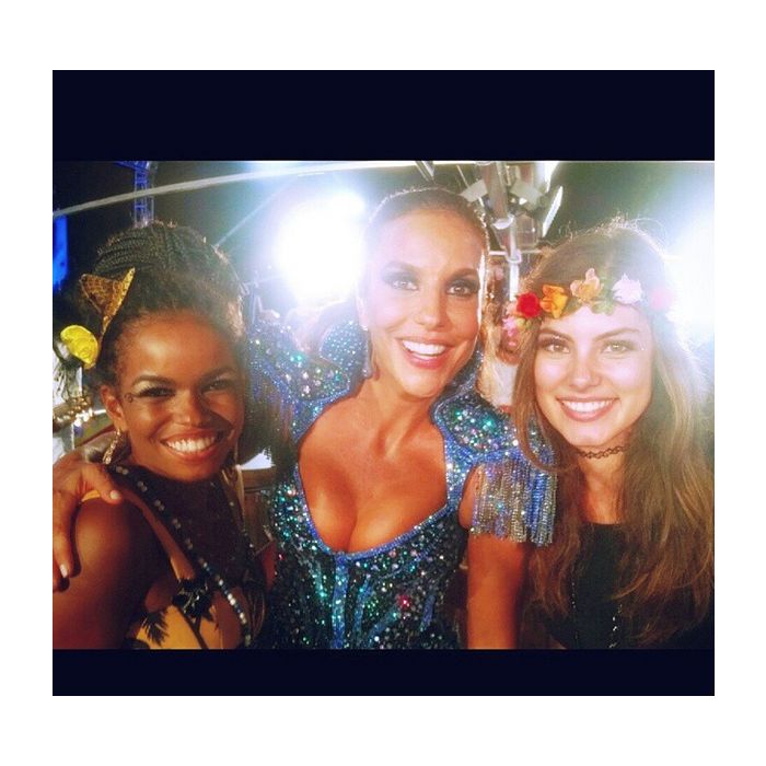 Tiraram onda! Bruna Hamu e Jeniffer Nascimento colaram no trio elétrico da Rainha Ivete Sangalo!