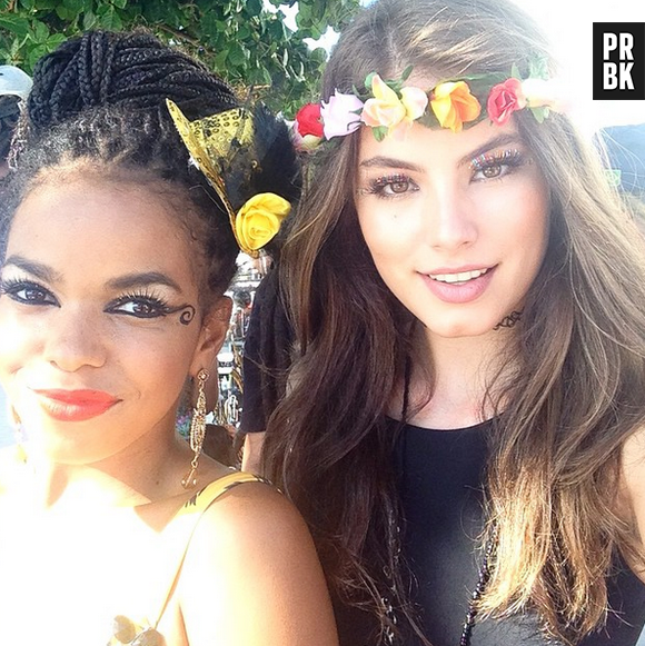 Que arraso! Bruna Hamu e Jeniffer Nascimento capricharam no look para curtir o show de Ivete Sangalo