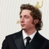 Jeremy Allen White é o novo namorado de Selena Gomez, de acordo com jornal