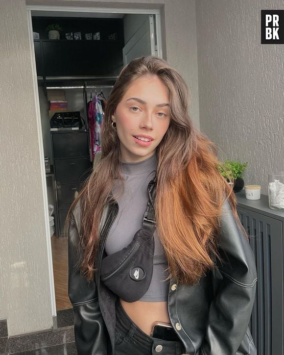 Surto! Influencer conta que foi maltratada por cabeleireiro famoso do TikTok: "Ele é muito grosso!"