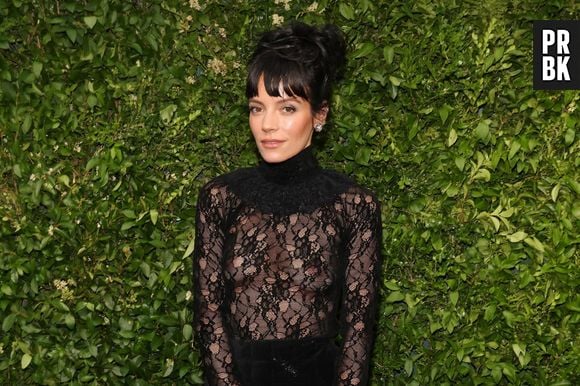 Lily Allen choca ao contar que perdeu virgindade aos 12 anos no Brasil e revela nome do jovem