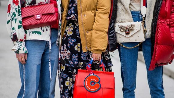 Excesso de vaidade ou precaução? 6 itens indispensáveis da bolsa de toda mulher