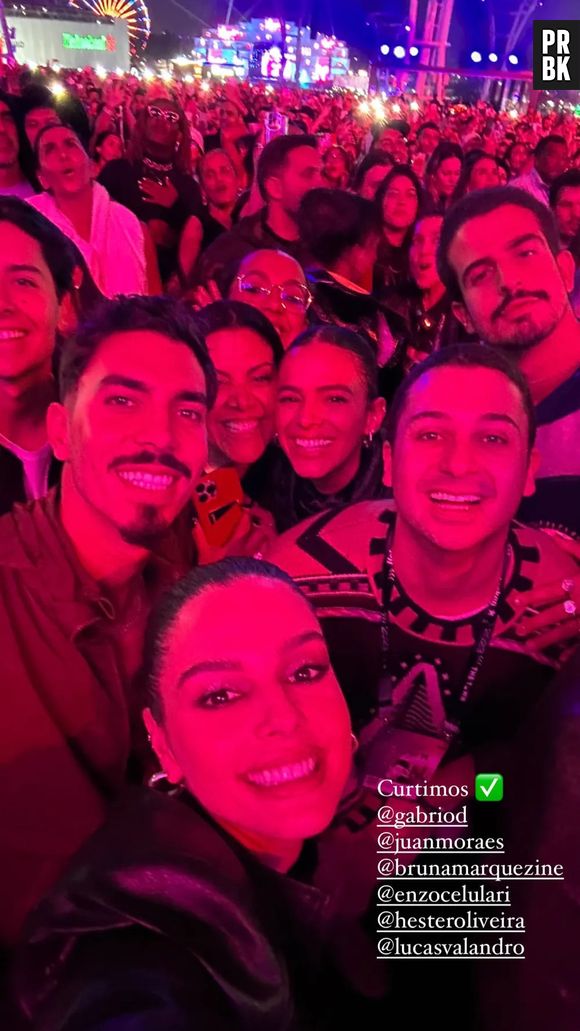 Bruna Marquezine foi vista ao lado do ex, Enzo Celulari, no The Town