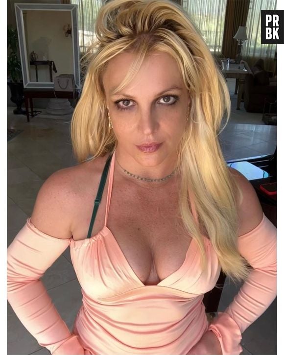 Britney Spears tem compartilhado vários vídeos dançando