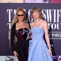 Amizade de bilhões! Beyoncé e Taylor Swift posam juntas na pré-estreia do filme da loirinha