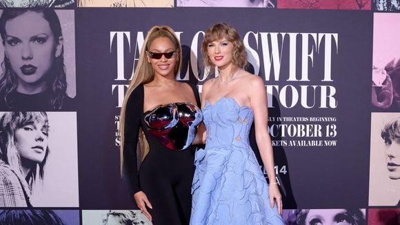 Amizade de bilhões! Beyoncé e Taylor Swift posam juntas na pré-estreia do filme da loirinha