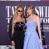 Beyoncé e Taylor Swift posam juntas na pré-estreia do filme da dona de "Cardigan"