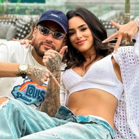 Eita! Neymar dá festão, é visto beijando loira e indireta de Bruna Biancardi reforça o fim