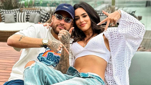 Eita! Neymar dá festão, é visto beijando loira e indireta de Bruna Biancardi reforça o fim