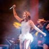 Fãs elogiam show de Ivete Sangalo no Carnatal, mas alguns internautas afirmam que abadás estavam sendo vendidos mais baratos na hora do show