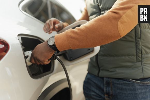 Enquanto no mundo todo o carro elétrico já é moda, no Japão o carro híbrido só está começando a fazer sucesso agora