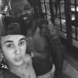  Justin Bieber registra momentos da festa de 21 anos com amigo 