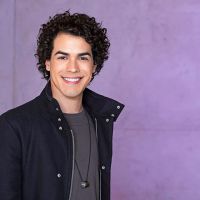 Sam Alves libera prévia de quatro novos singles para promover o álbum "ID". Vem ouvir!