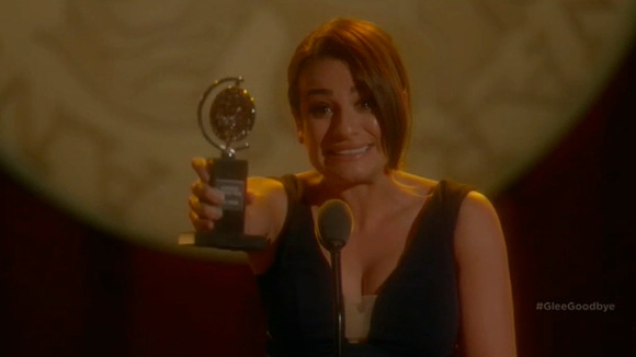 Em "Glee": No último capítulo, Rachel ganha Tony Awards e o passado é desvendado!