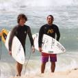  Rafael Vitti se diverte na praia com sua prancha de surf, durante folga das grava&ccedil;&otilde;es de "Malha&ccedil;&atilde;o" 