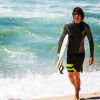 Rafael Vitti, de "Malhação", é apaixonado por surf e compartilha suas aventuras nas redes sociais
