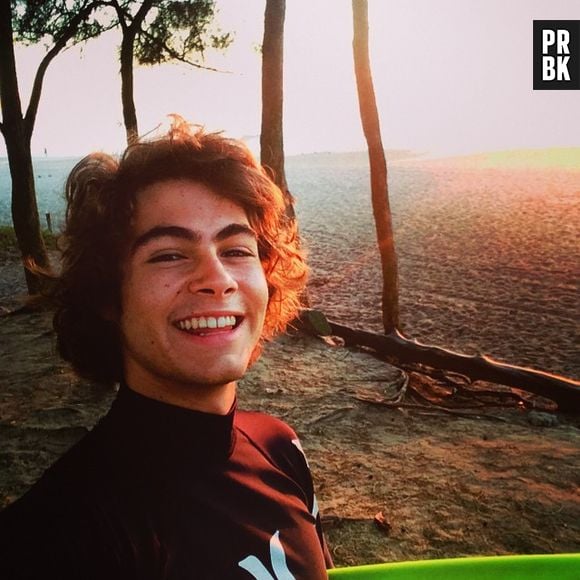 Rafael Vitti, de "Malhação", arrasa na prancha de surf. Temos um novo Gabriel Medina?