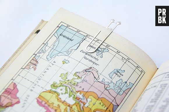 Com esse marcador de livro, parece que a página quer sair pra fora