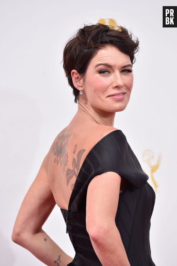 Lena Headey, a Cersei Lannister de "Game of Thrones", com certeza, é uma das que mais muda para a série. A atriz é super jovial e descolada