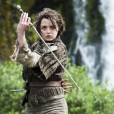  Arya Stark (Maisie Williams) &eacute; muito valente em "Game of Thrones" e precisa se passar por menino para sobreviver 