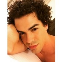 Sam Alves emociona ao cantar o hit "A Thousand Years", da Christina Perri, para fã sortuda!
